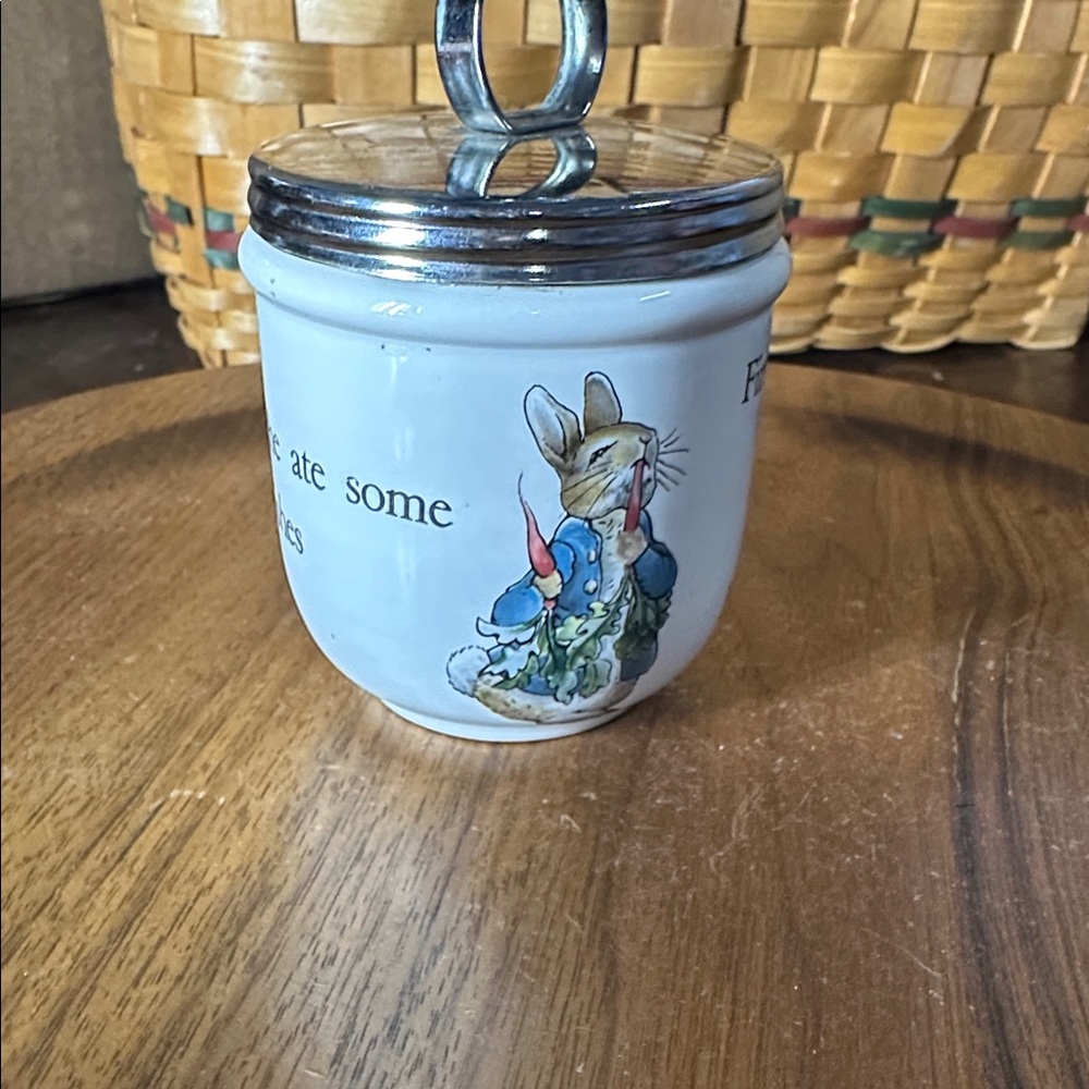 Peter Rabbit Ceramic Jar with Lid Wedgwood - Picture 4 of 6